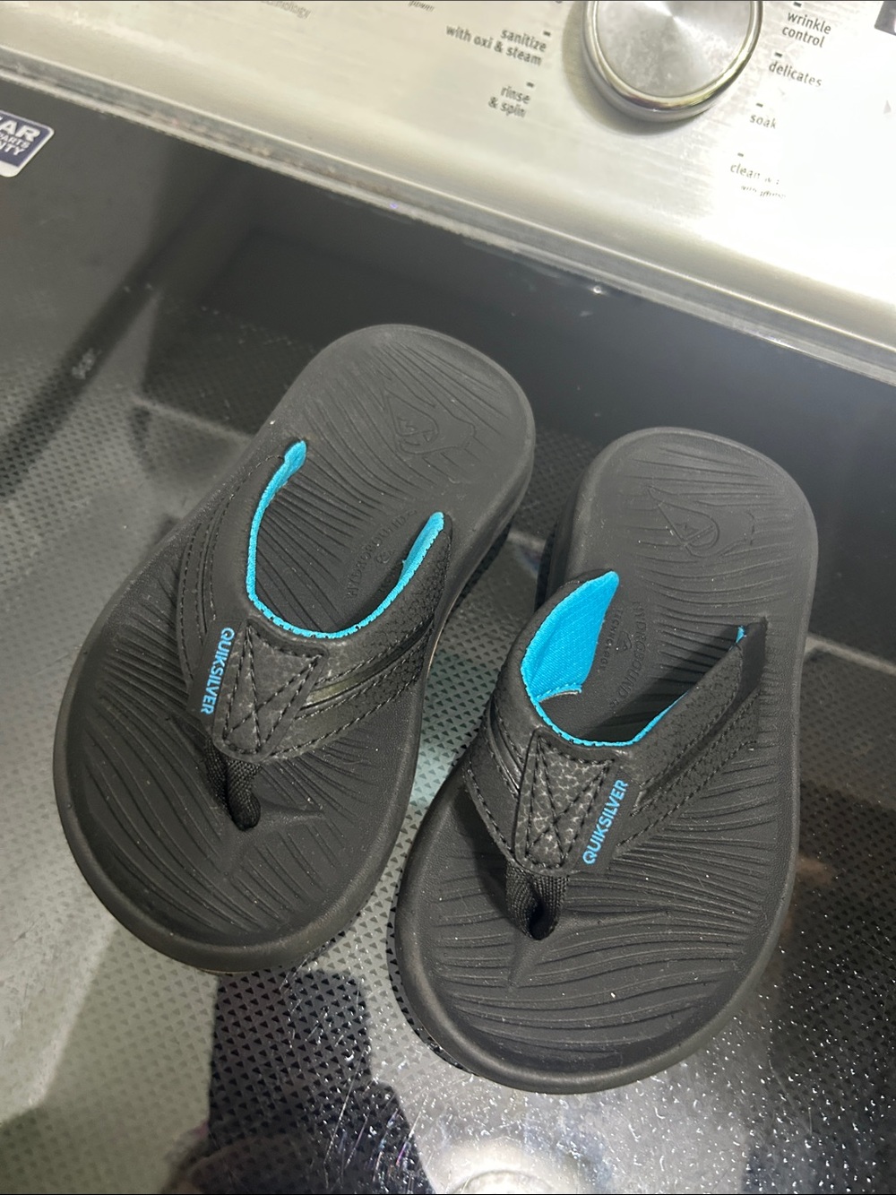 Boys size 11 new flip flop beach sandals